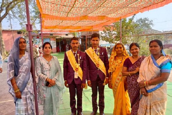 जिला पंचायत : चार विजयी प्रत्याशियों को दिया गया प्रमाण पत्र