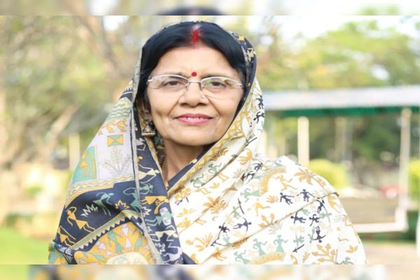 500 में सिलेंडर तो दिया नहीं और शराब से कमाई बढ़ा रही सरकार