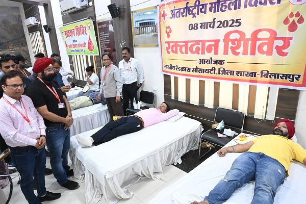 अंतर्राष्ट्रीय महिला दिवस पर रेडक्रॉस द्वारा विशाल रेसिस्टेंट का आयोजन