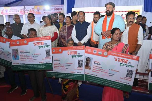 सीएम साय ने दिलीप सिंह जूदेव की स्मृति में आयोजित स्वास्थ्य शिविर किया शुभारंभ