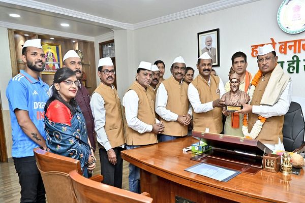 भाजपा प्रवक्ता उमेश घोरमोरे के नेतृत्व कुनबी समाज महासंगठन की मुख्यमंत्री से मुलाकात