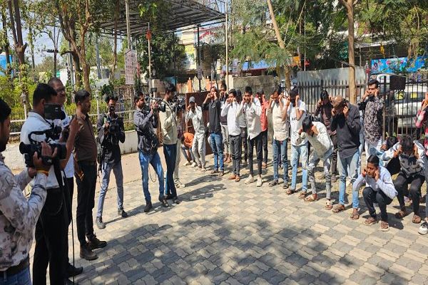 होली पर सुरक्षा सख्त: थानों में 70 से ज्यादा बदमाशों की परेड...