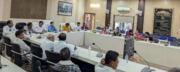 बस्तर पण्डुम के सफल आयोजन के लिए जिला सीईओ ने ली बैठक