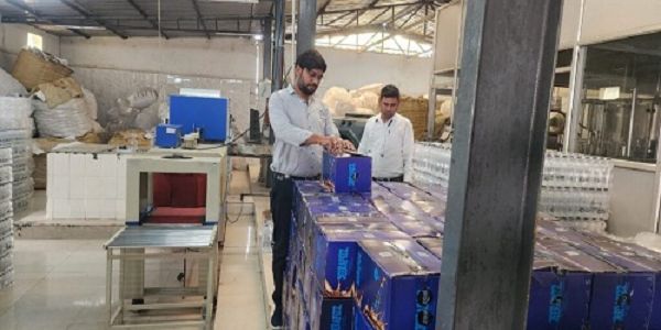 खाद्य एवं औषधि प्रशासन की टीम ने सिमगा मे जायना एग्रो का किया निरीक्षण