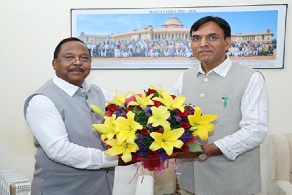 रामविचार नेताम ने केन्द्रीय मंत्री मनसुख मंडाविया से की मुलाकात