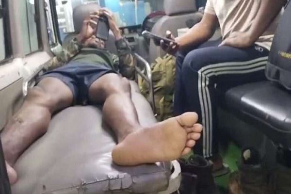 भालू के हमले से डीआरजी के दो जवान घायल