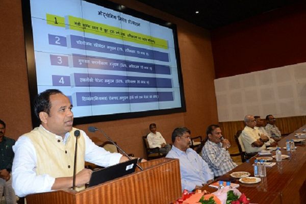 औद्योगिक नीति 2024-30 बेहतर, अधिक से अधिक करे निवेश