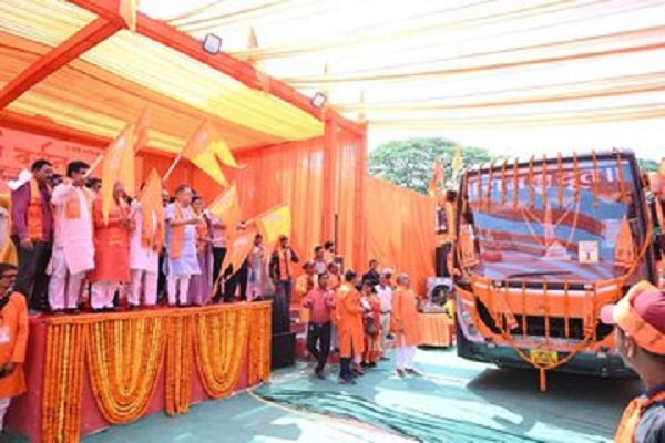 बिलासपुर से अयोध्या तक श्रीरामलला दर्शन यात्रा का शुभारंभ, तोखन साहू ने दिखाई हरी झंडी