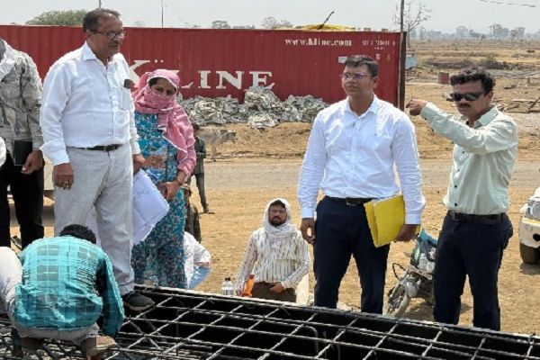 मुख्य तकनीकी परीक्षक ने किया समौदा-निसदा डायवर्सन के निर्माणाधीन केनाल का निरीक्षण