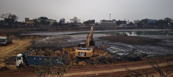 ग्राम सांकरा में अवैध मुरम मिट्टी उत्खनन की स्थिति गंभीर: गहराई बढ़ने से स्थानीय निवासियों में चिंता सांकरा