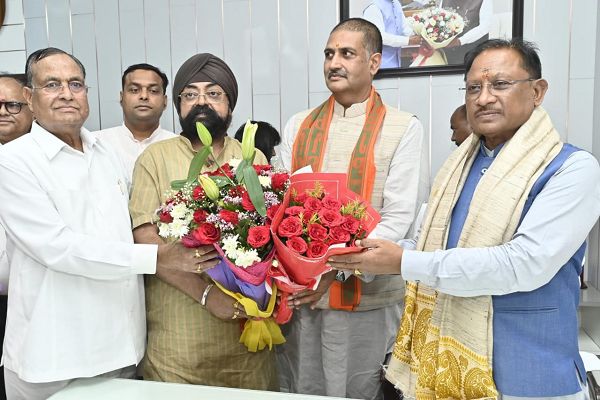 मुख्यमंत्री श्री विष्णु देव साय ने छत्तीसगढ़ खनिज विकास निगम के नवनियुक्त अध्यक्ष श्री सौरभ सिंह को पदभार ग्रहण पर दी बधाई एवं शुभकामनाएं