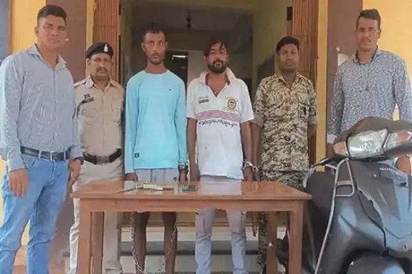 कॉलेज के प्रोफेसर से की लूटपाट, 3 लूटेरे गिरफ्तार