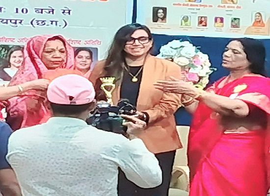 108 महिलाओं का सम्मान, कोसलपुत्री का विमोचन