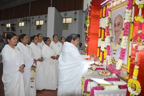 ब्रह्माकुमारीज की दिवंगत मुख्य प्रशासिका दादी रतनमोहिनी जी को भावभीनी श्रद्घाजंलि दी गई...