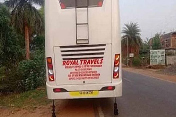 बस के पिछले पहिए की चपेट में आने से महिला की मौत