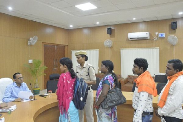 कलेक्टर ने जनदर्शन में सुनी आम नागरिकां की शिकायतें