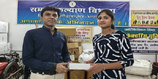 श्रवण यंत्र पाकर चंद्रिका की दुनिया में लौटी आवाज़