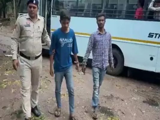 घर जलाने की साजिश नाकाम, दो आरोपी सहित आठ नाबालिग गिरफ्तार