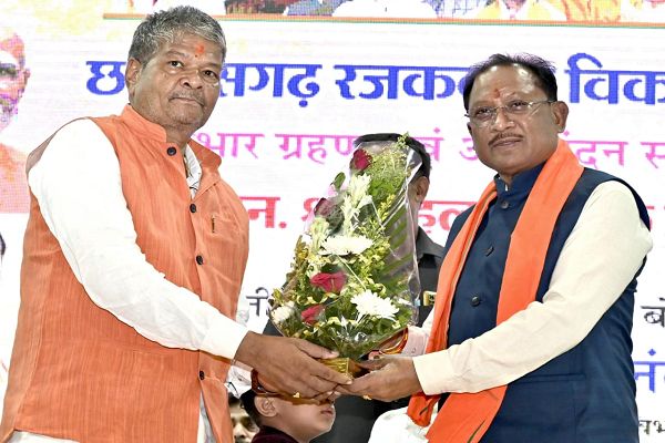  मुख्यमंत्री श्री साय छत्तीसगढ़ रजककार विकास बोर्ड  के नवनियुक्त अध्यक्ष के पदभार ग्रहण कार्यक्रम में हुए शामिल