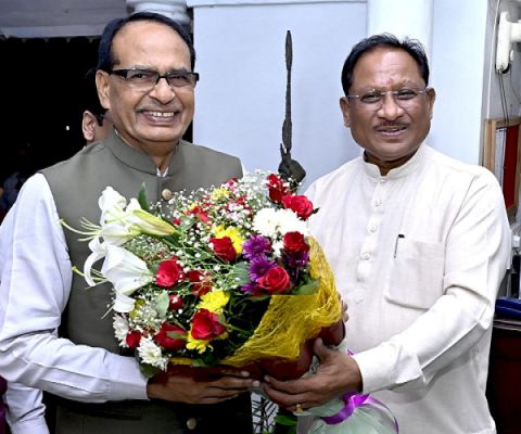  मुख्यमंत्री श्री साय से केंद्रीय मंत्री श्री शिवराज सिंह चौहान ने की सौजन्य मुलाकात