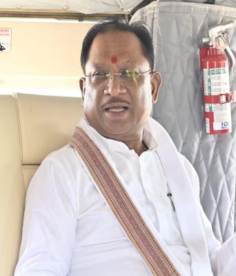 मुख्यमंत्री श्री विष्णु देव साय पुलिस ग्राउंड हेलीपेड रायपुर से सुशासन तिहार के दौरे पर हेलीकाप्टर से रवाना