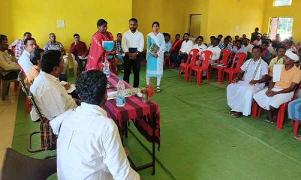 कमिश्नर ने सामुदायिक स्वास्थ्य केन्द्र का किया औचक निरीक्षण