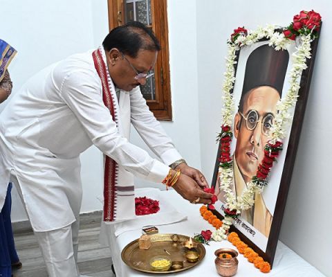 मुख्यमंत्री श्री विष्णु देव साय ने वीर सावरकर की जयंती पर उन्हें किया नमन