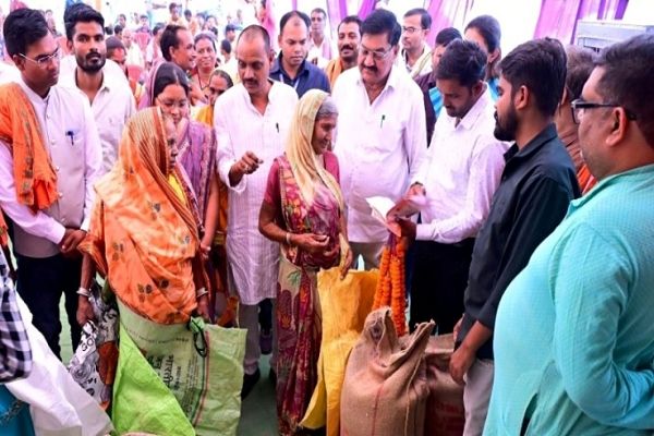 खाद्य मंत्री बघेल ने बेमेतरा में किया चावल उत्सव का शुभारंभ