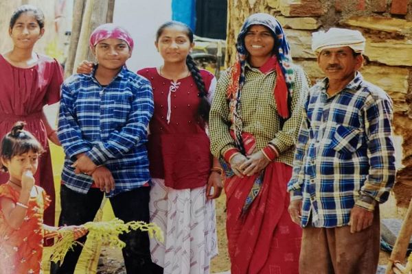 मुख्यमंत्री नोनी सशक्तिकरण योजना से पार्वती की बेटियों के सपनों को मिली उड़ान