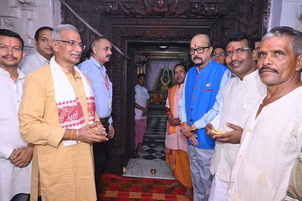  राज्यपाल ने किए राजीव लोचन के दर्शन