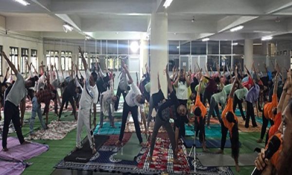 सभी नगरीय निकायों, जनपदों, ग्राम पंचायतों में किया गया योगाभ्यास