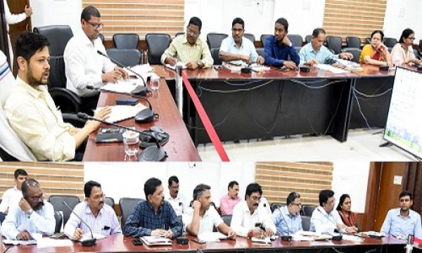 आशा यूनिट सदस्यों के साथ मासिक बैठक कर की गई चर्चा