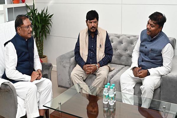  मुख्यमंत्री श्री विष्णु देव साय से केंद्रीय राज्यमंत्री श्री रामदास अठावले ने की सौजन्य मुलाकात