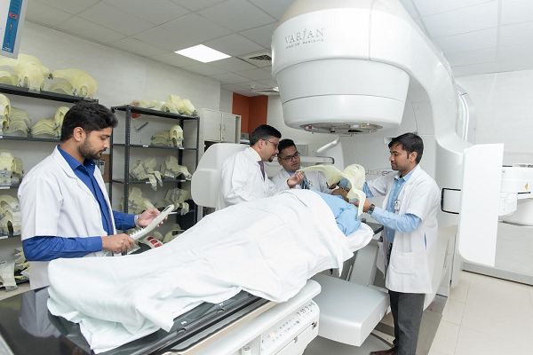  चिकित्सक दिवस पर वेदांता ने चिकित्सा नायकों का नमन किया, पाँच लाख से अधिक लोगों की स्वास्थ्य सेवा कर चुके हैं वेदांता के चिकित्सा कर्मी