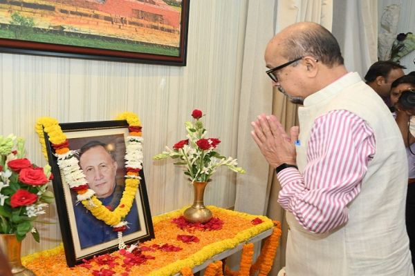 पूर्व राज्यपाल शेखर दत्त को राजभवन में दी गई भावभीनी श्रद्धांजलि