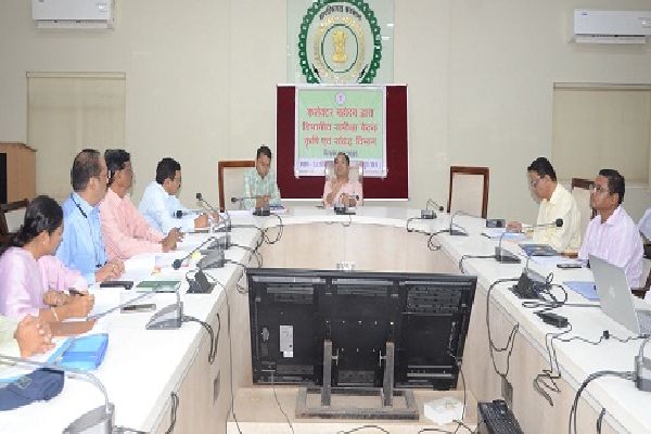 कलेक्टर ने ली कृषि विभाग की बैठक, दिए आवश्यक निर्देश