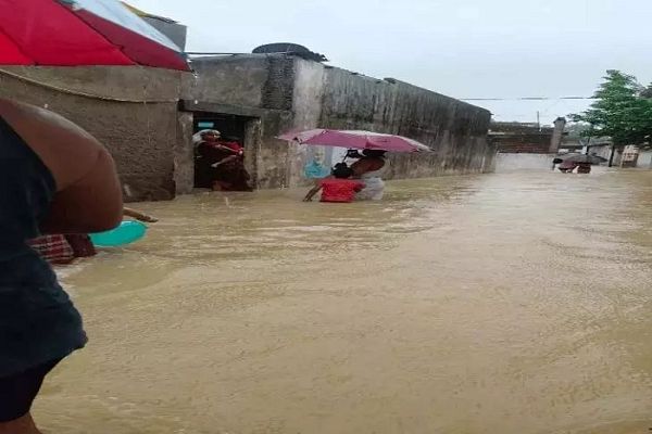 बलरामपुर में रिकार्ड बारिश, बाढ़ नियंत्रण कक्ष ने जारी किए आंकड़े