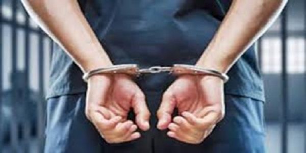  50 हजार की इनामी महिला माओवादी और सहयोगी गिरफ्तार, भारी मात्रा में हथियार बरामद