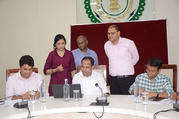 कलेक्टर डॉ. गौरव सिंह ने कलेक्ट्रेट से किया विधिवत शुभारंभ