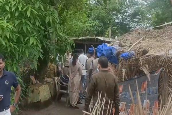 अभनपुर में डबल मर्डर से सनसनी, जांच में जुटी पुलिस...