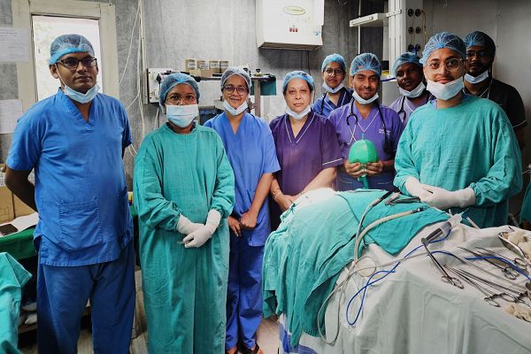 7 सेंटीमीटर तक चेहरे में घुसा औजार, घायल बालक को जान के जोखिम से बाहर लाया, ईएनटी विभाग के डॉक्टरों ने रचा कीर्तिमान