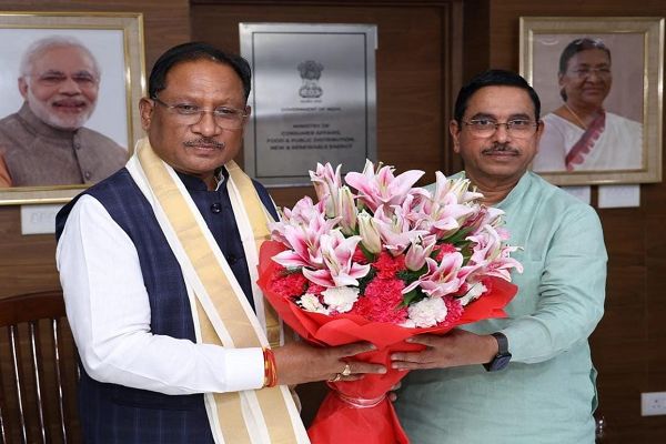 रायपुर : राज्य के 11 जिलों को भारत सरकार से मिला कैटरेक्ट ब्लाइंडनेस बैकलॉग फ्री स्टेटस (सीबीबीएफएस)