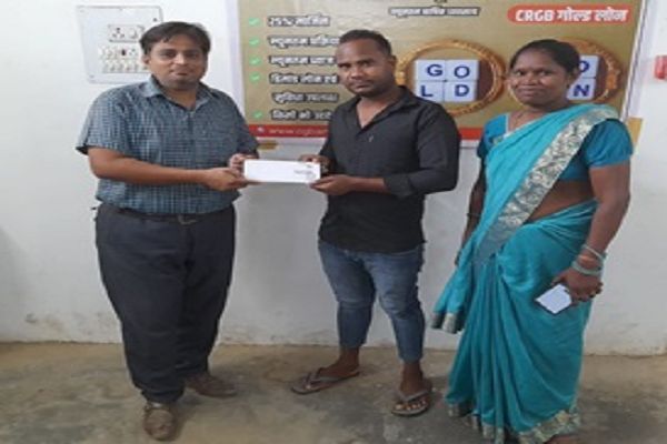 चित्ररेखा को मिली जीवन बीमा की राशि