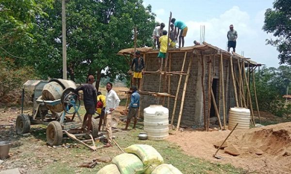  प्रधानमंत्री आवास योजना से स्व-सहायता समूह की महिलाओं को मिला रोजगार