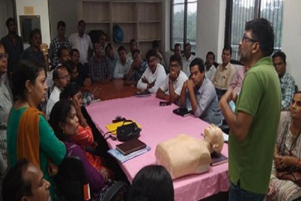 प्रोजेक्ट सुरक्षा: शासकीय कर्मचारियों को मिला जीवन रक्षक प्रशिक्षण