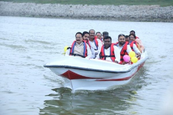 खमढोड़गी जलाशय में बैम्बू राफ्टिंग और नौकायन की हुई शुरुआत