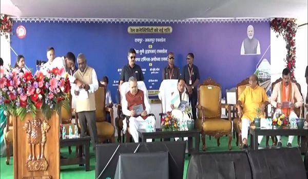 रायपुर-जबलपुर ट्रेन का हुआ शुभारंभ