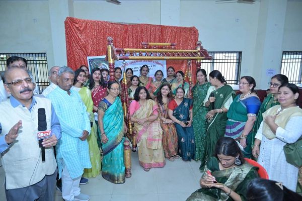 महिलाओं ने मनाया सावन उत्सव, गीत-संगीत और प्रतियोगिताओं से गूंजा माहौल