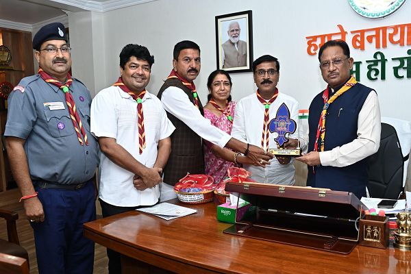  मुख्यमंत्री से भारत स्काउट्स एवं गाइड्स छत्तीसगढ़ के प्रतिनिधिमंडल ने की मुलाकात