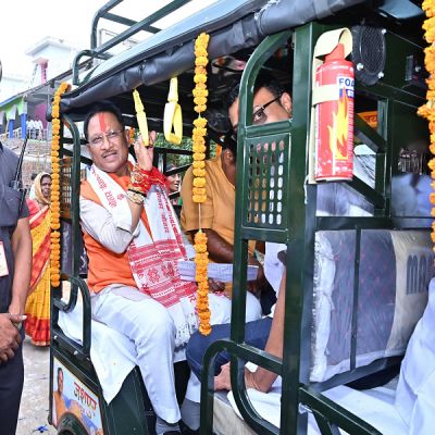 रक्षाबंधन पर जशपुर एक्सप्रेस का शुभारंभ : बिहान की 12 दीदियों को ई-रिक्शा का उपहार